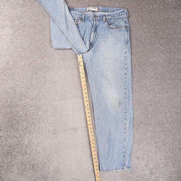 Levi's 550 Relaxed Fit 36x32 Light Wash Blue Denim Jeans - Picture 4 of 16